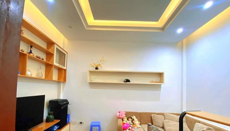 MẶT NGÕ THÔNG Ô TÔ TRÁNH - TRẦN QUANG DIỆU - 46m2X 5TẦNG - MT 4.3M - VỈA HÈ - GARA Ô TÔ - NHỈNH 17 TỶ